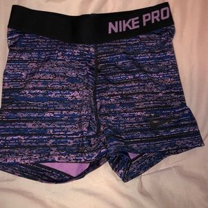 Women’s Nike Pros